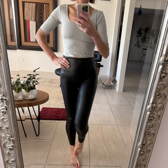 SPANX Faux Leather Look Leggings Black Size M - Picture 3 of 9